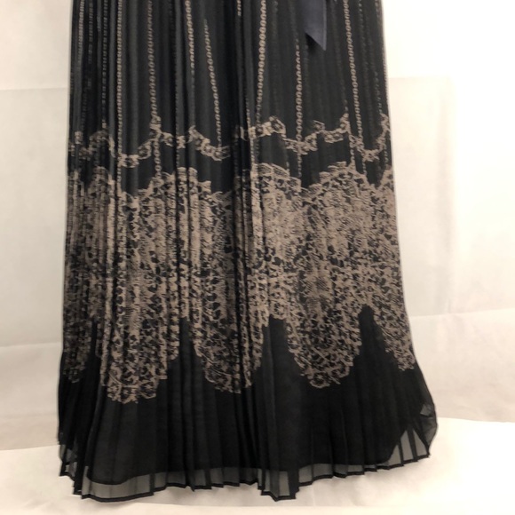 Women’s Ann Taylor LOFT lined pleated dress Sz 6 - Picture 3 of 6